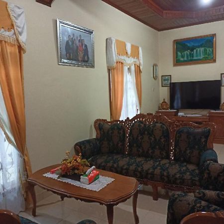 Fermana Homestay Painan Экстерьер фото